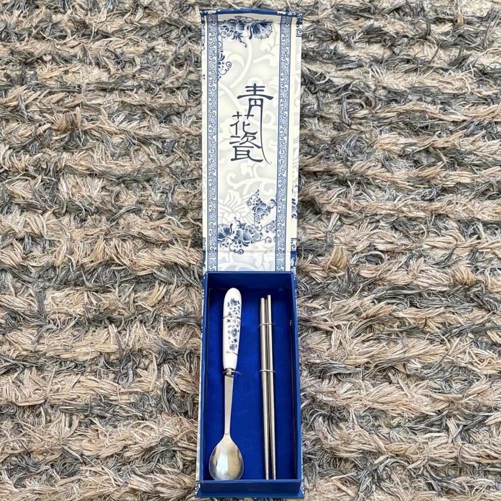 Elegant Blue and White Porcelain Spoon and Chopsticks Set New